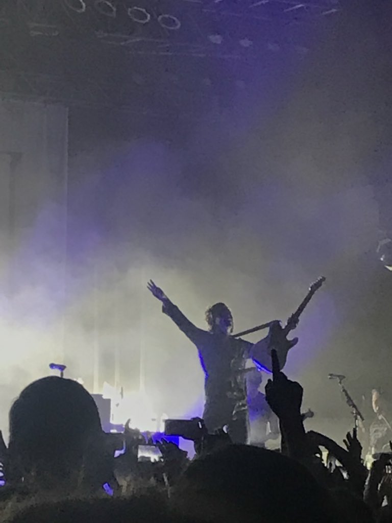 tessie10699's tweet image. #5SOS3SilverSpring