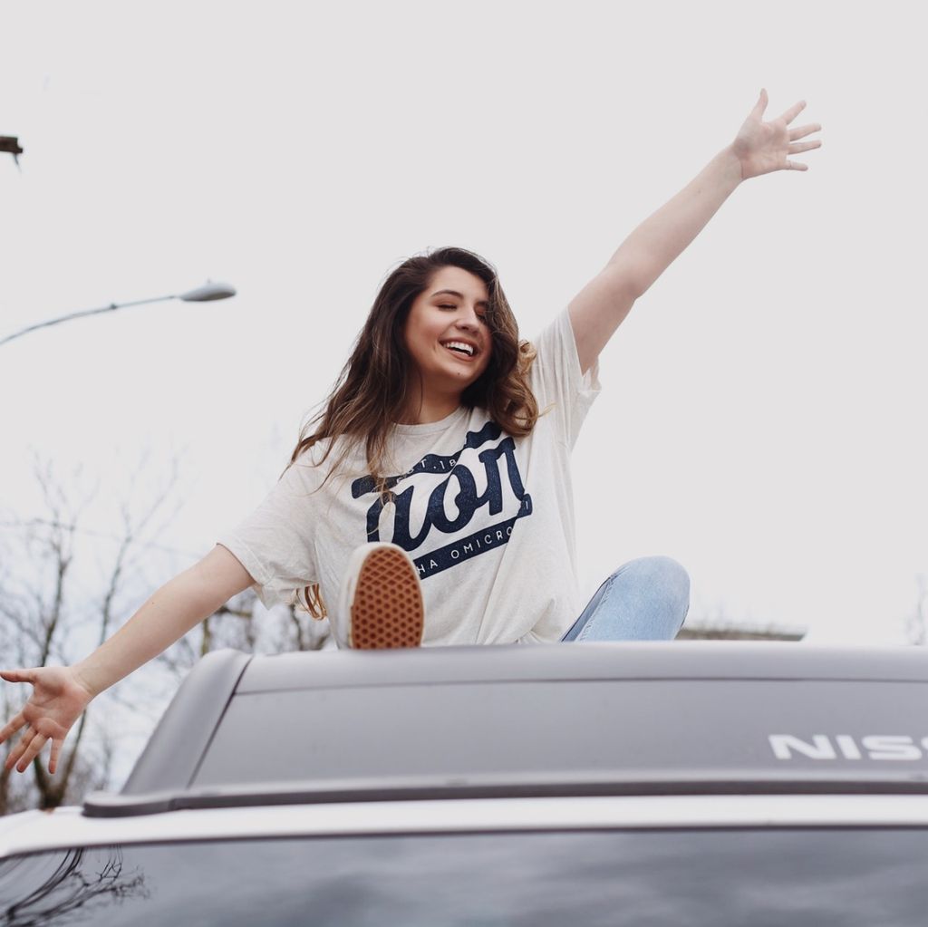 takin' it easy... #lovethelab 

#alphaomicronpi #aopii #srat #alphao #sorority #greek #greeklife #custom #customtees