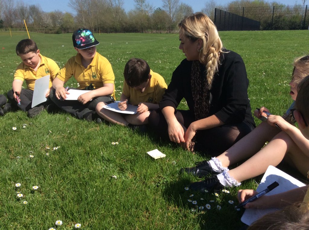 HeronsMPS's tweet photo. We took English outside this afternoon and wrote sentences to compare Charlie Bucket and Veruca Salt. #charlieandthechocolatefactory #thesameas #differentto #unlike #similarto https://t.co/C4FevGaFVW