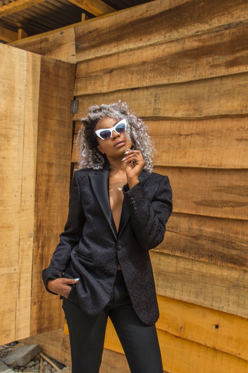 Seyi Shay tweet media