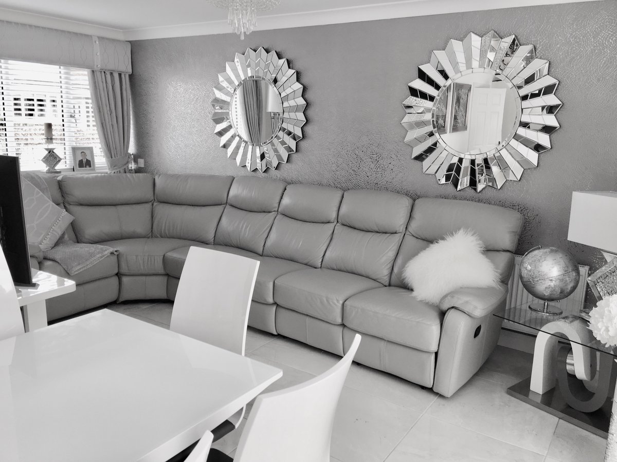 pa_furnishings's tweet photo. #CUSTOMERPIC 😍Our customer wanted a #CurvedSofa which we supplied &amp; added additional seats for her extended family. Looking for a quality #LeatherSofa...? Pay us a visit! Whatever you are looking for, we will have the perfect model for you! See more here> https://t.co/ArU7QrW5eh https://t.co/BsFyGHfTp0