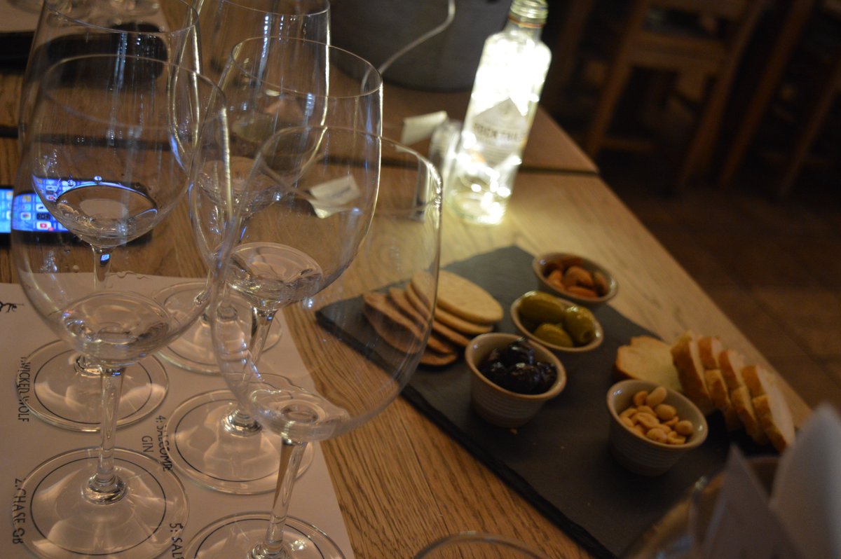 dartsfarm's tweet photo. It's back and selling out fast!
Are you a gin lover? Join us next Wednesday, 25th April for our gin filled evening ๐
https://t.co/PLORliaHh8
You may wish to organise transport for the the way home...!
#DartsFarm #FarmShop #Gin #Ginathon #GinTasting #GinMasterclass #Devon https://t.co/f84r2ySflL