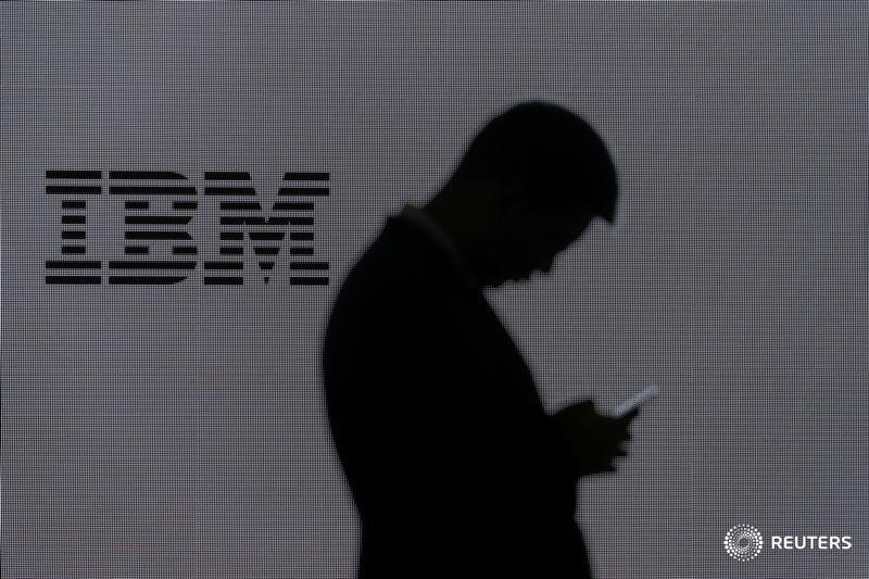 ReutersBiz's tweet photo. UPDATE: $IBM shares down 6.6 percent after profit margins miss estimates https://t.co/mcEnV1GRZ4 https://t.co/JvzEy8OMzf