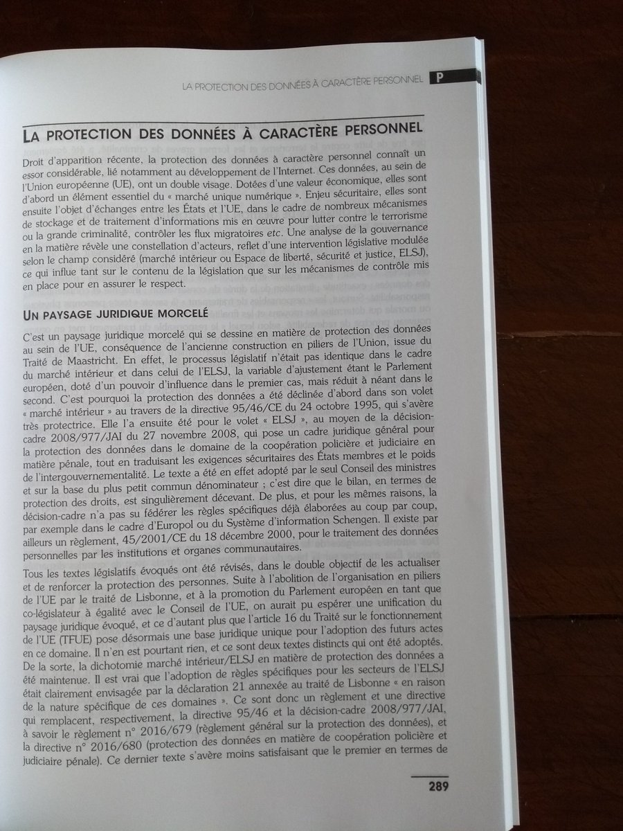 sylviepeyrou's tweet photo. Il vient d'arriver ! Plaisir de le découvrir...page 289 : la protection des données à caractère personnel, résumée en 3 pages (!) par mes soins... https://t.co/WqydDq7jLE