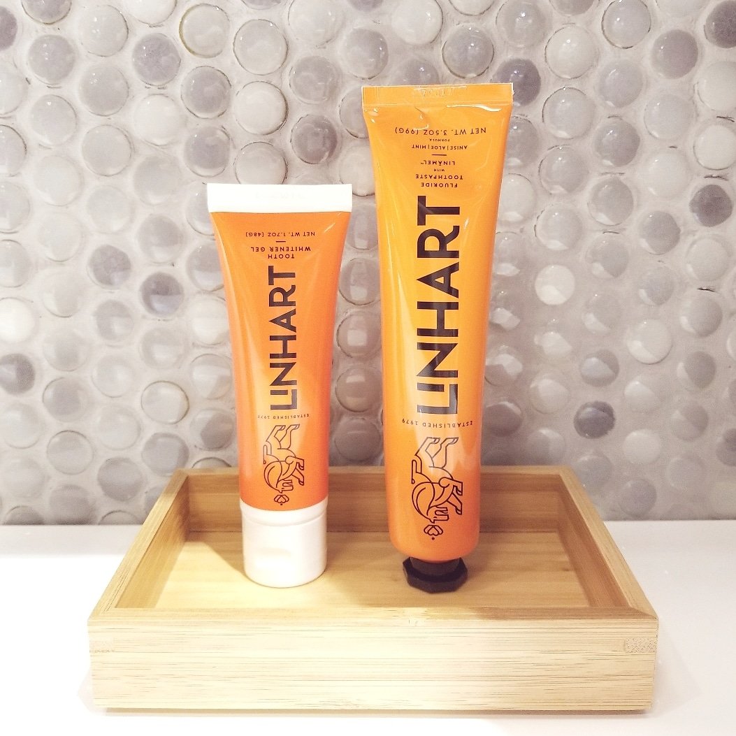 LinhartNYC's tweet photo. A perfect duo.
LINHART custom toothpaste and whitener gel. #simpleandeffective #notrays #nostrips #whiterteeth #healthymouth #brightersmile
#LINHARTNYC #ByDentistsForYou https://t.co/7dYvTNbS3w