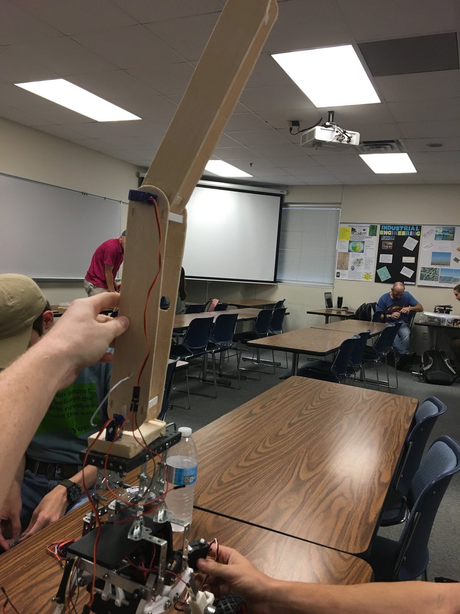 ProjectA_R_M's tweet photo. Testing. Testing.  @blinngineer @BlinnEngineer @TXInstruments #DSTR #ENGR1201 https://t.co/YckTDkk6xT