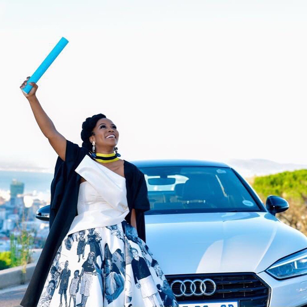 GreaterGrace012's tweet photo. #WCW the one and only inspirational Nomzamo Mbatha who just finished her in B Com Accounting. A trailblazer who is blazing the big and small screens and a presenter.
Big ups Zamo
#PhunyukaBamPhethe
#Shamase
#GGT https://t.co/syYR1hz99T