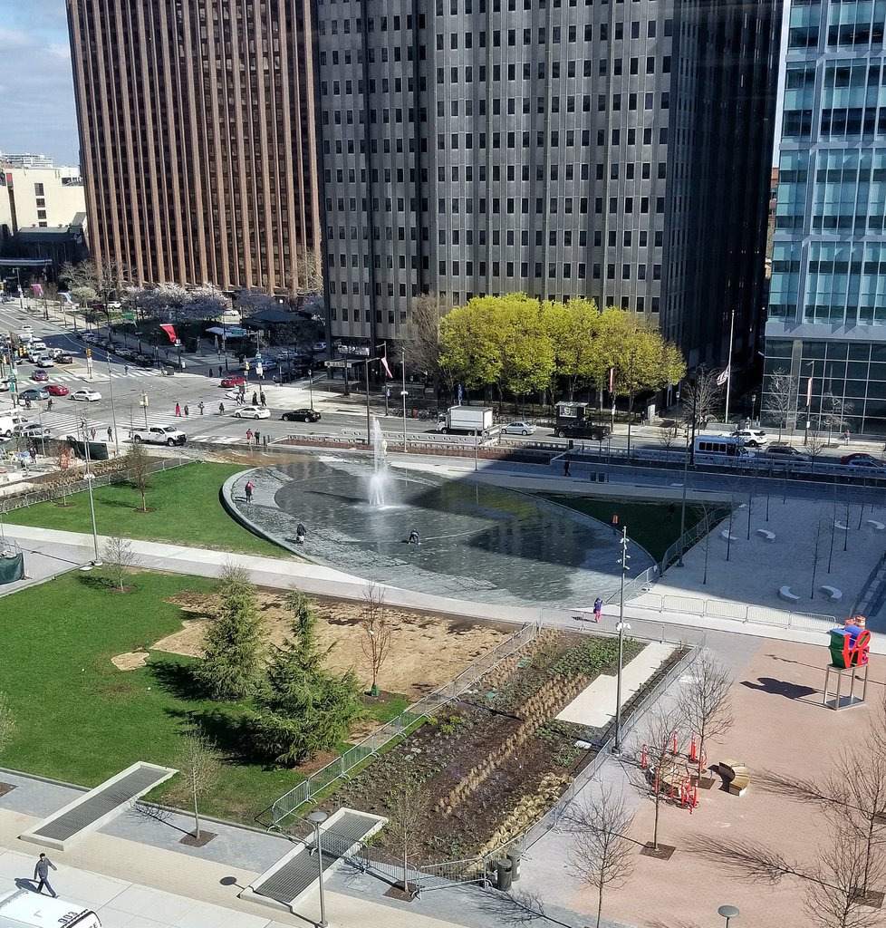 jonarons's tweet photo. Testing the new fountain at #LovePark https://t.co/UgIW544i0r