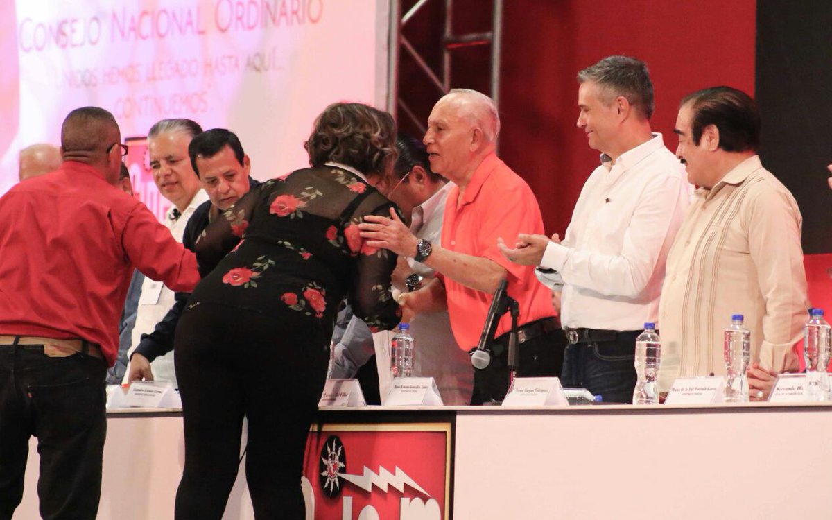 sutermorg's tweet photo. Apertura género, respeto, trabajo, colaboración y confianza mutua, base para elevar la presencia de la mujer sutermista en puestos de dirección sindical. ¡Enhorabuena Dulce Griselda Alvarado, nueva Secretaria General Sección 222-Transmision/CENACE! https://t.co/C3JIIwyGxv