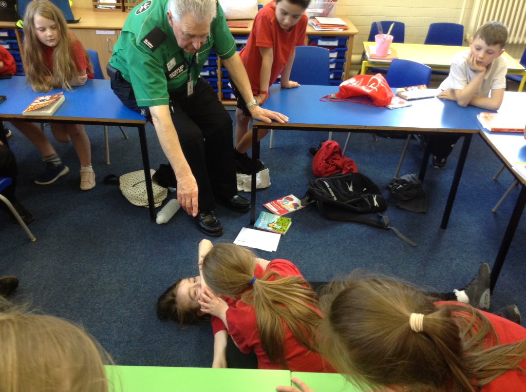 MissScottFallaP's tweet photo. Learning first aid in our visit from St Johns Ambulance @Mrs_ARowan @FallaParkSchool https://t.co/P0kMQp1FLt