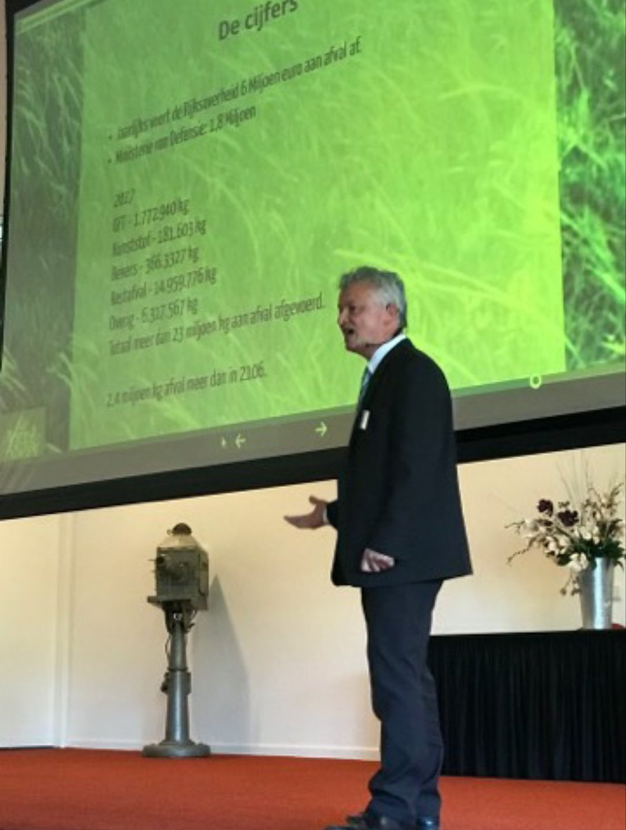 RVOcirculair's tweet photo. Symposium Circulaire Economie bij defensie in Stroe. Vanmorgen de genodigden verteld over de SDG doelstellingen, afval voorkomen bij inkoop, de circulaire economie en ons gedrag versus het zwerfafval. Mooie verbinding gemaakt. @DuurzaamBV @RVO_Duurzaam @DefensieOnline https://t.co/rFNEvIUtqW