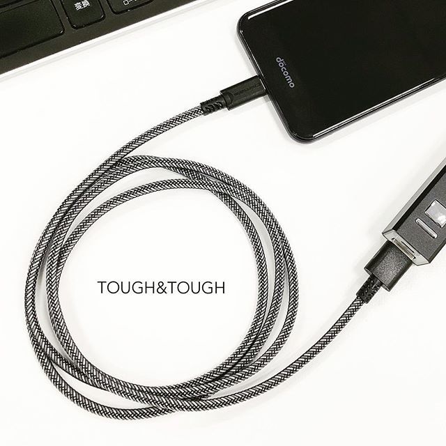 tamadenco's tweet image. TH97SRT12K.
W Reversible microUSB Tough Cable.
曲げねじれに強く断線しにくい強化ケーブルです💕両端子向きを気にせず挿せるリバーシブルコネクタ٩( 'ω' )و
#microusb #microusbcable #reversible #tough #toughcable #充電器 #データ通信 #多摩電子工業 ift.tt/2EUZ08U
