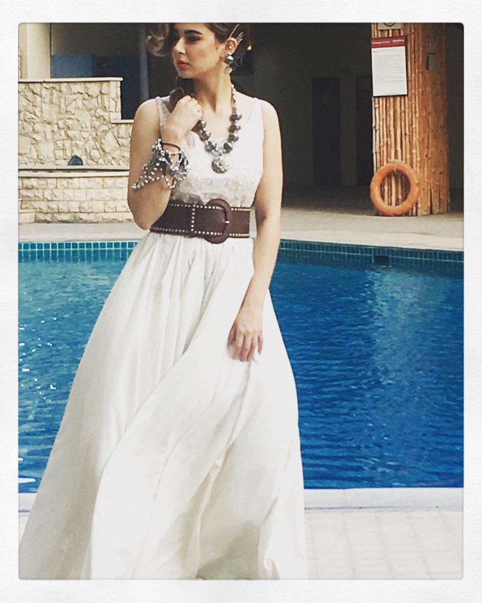 humaadnan's tweet photo. First look : behind-the-scenes action from Hania Aamir’s new look / the warrior princess who wears fnkasia’s latest runway collection at a shoot for #magweekly #movenpick hotel for her upcoming film Parwaaz Hay Junoon!!
.
.
#fnkasia #haniaaamir #humaadnan #parwaazhayjunoon #ootd https://t.co/FdaYr5nFRb