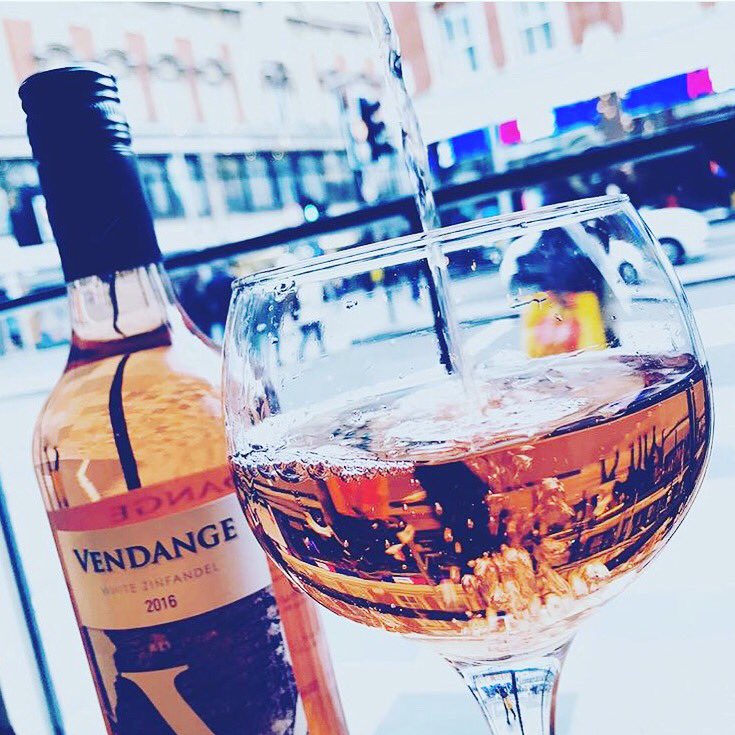 TheSlugEpsom's tweet photo. #winedownwednesday #winewednesday #winelover #slug #slugandlettuce Ready for our amazing selection of wine for just £12? 🍷🍷 https://t.co/W9hhLrzB0J