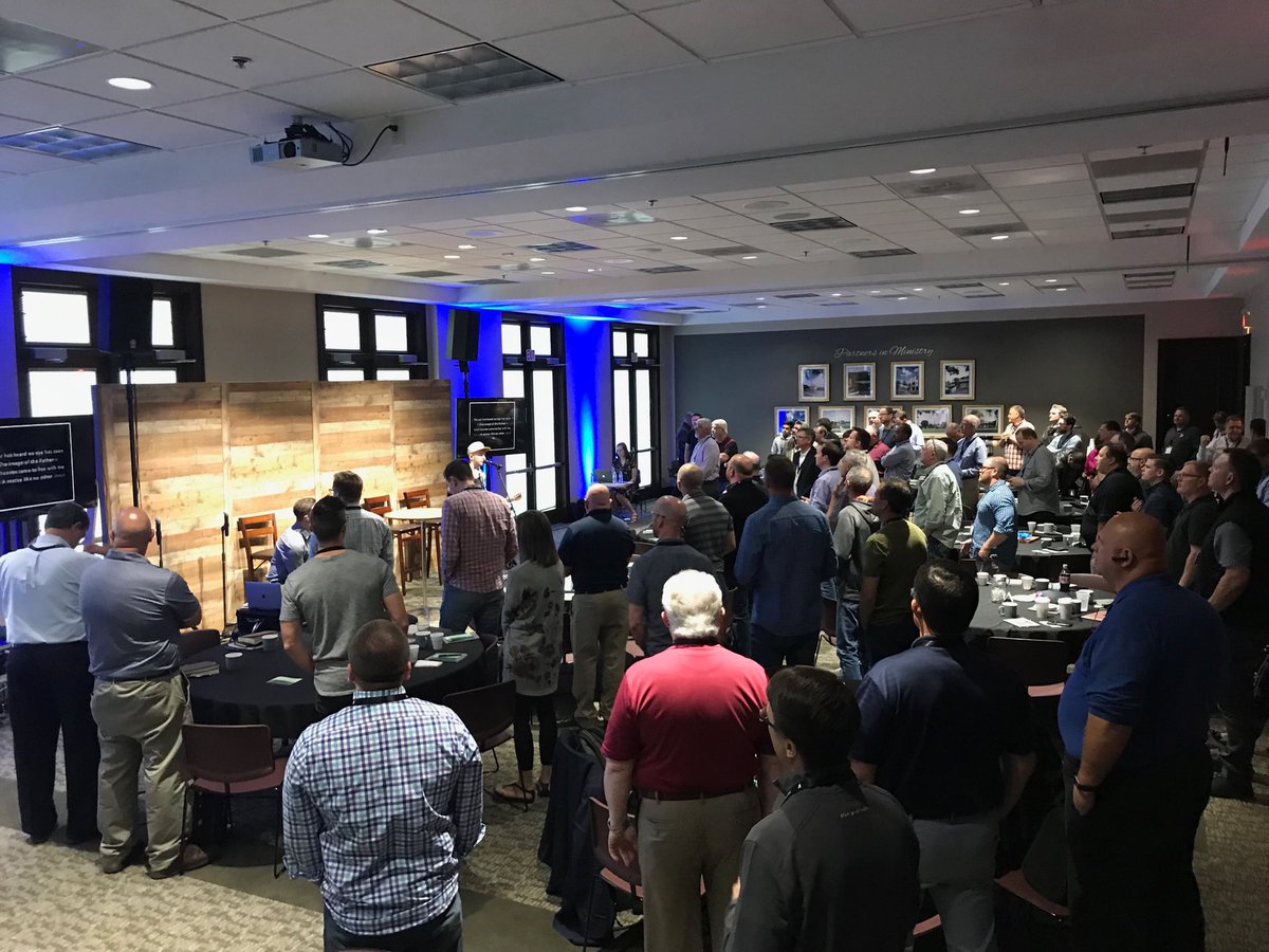 StartNetworkSC's tweet image. Starting the day with worship as we sing together!