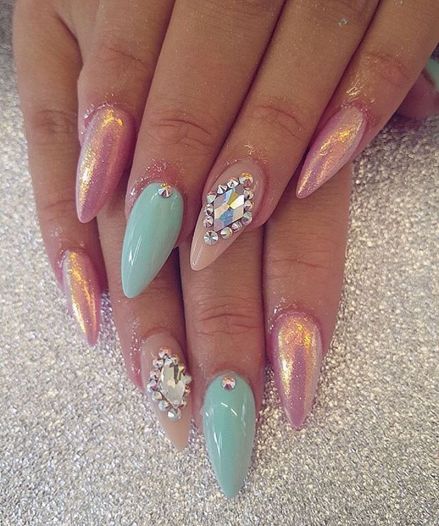 GlamFinders's tweet photo. Mermaid nail inspirational kind of day ❤️🙌✨💅🐬🐳🦈
.
.
.#mermaid #mermaidnails #nailsofinstagram #nailinspiration #nailideas #mermaids #underthesea #sea #sunshine #pastal #pastalcolours #nailsonfleek #nailstyle #dimondnails #inspirational #glamfinders #glam #glamsquad https://t.co/rpaZt3qe8w