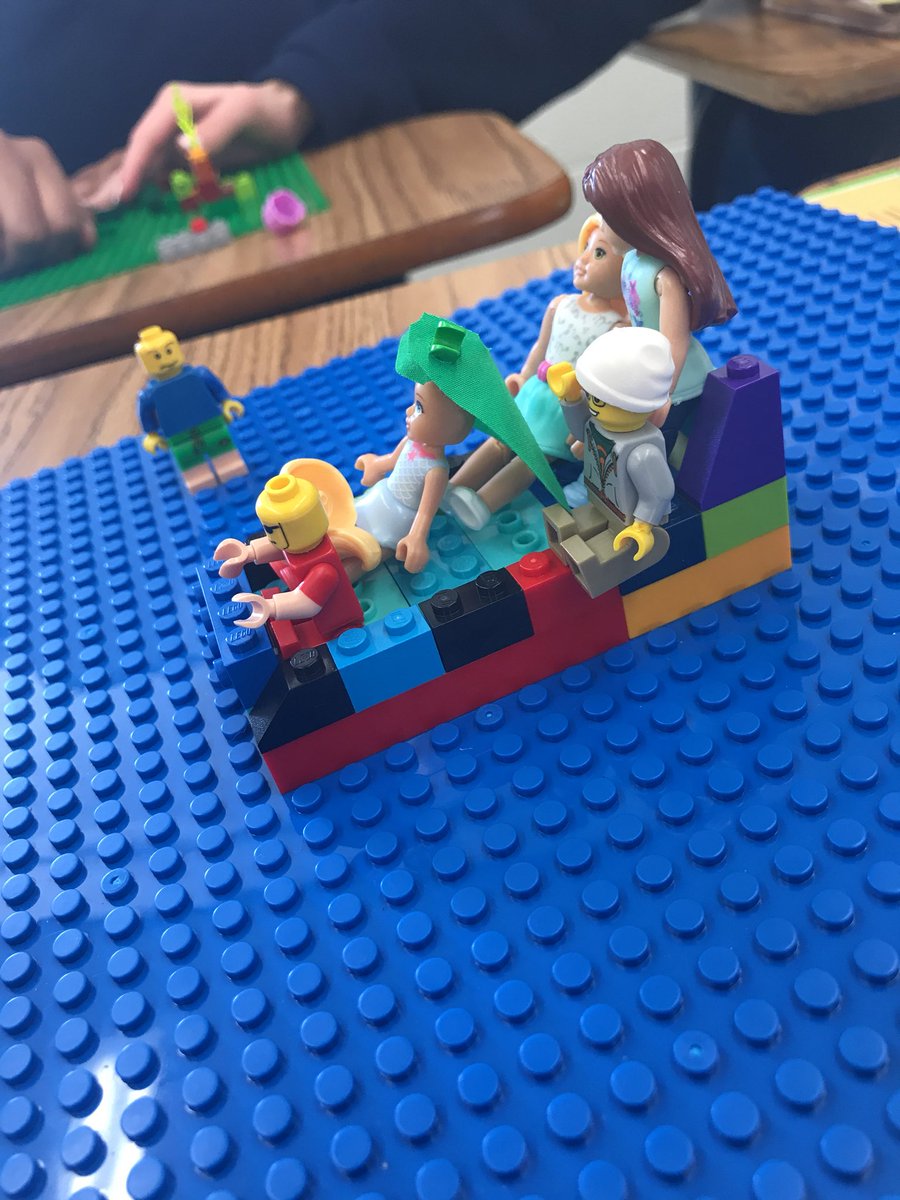 MacP317M's tweet photo. Family sees the young boy with no britches on #AGMIHTF https://t.co/njI7Mml5E9