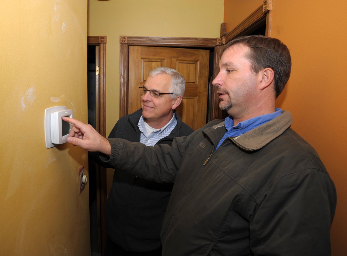 LESupdates's tweet image. Have you heard about our @LESupdates Sustainable Energy Program? Incentive funds are available to residential and business customers for preapproved energy-efficient equipment. Learn more about our program at: les.com/savings-energy…. #PublicPower