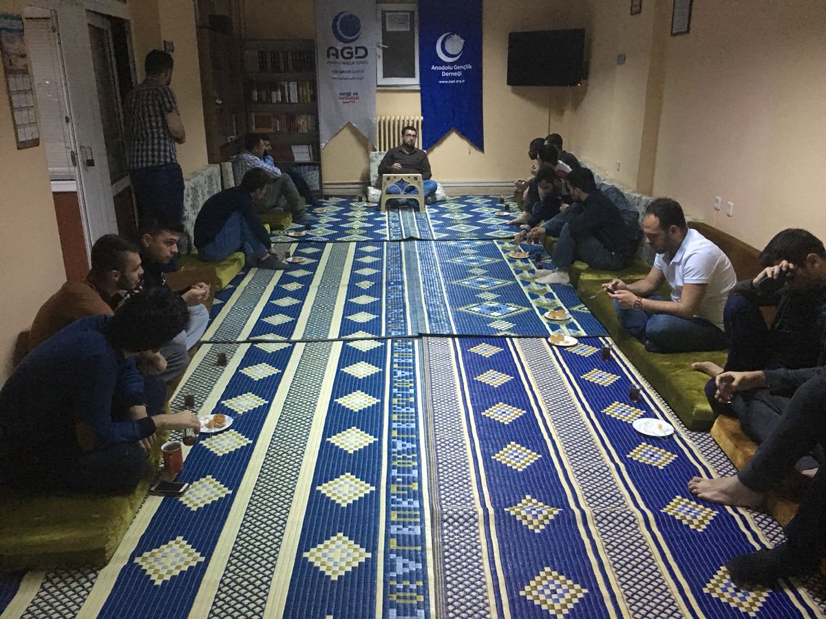 Bu hafta Din ve Bilim arasındaki farklardan ve İslam medeniyetinin aslında ilmin kaynağını olduğnu ve nice bilim adamları çıkardığnı İşledk