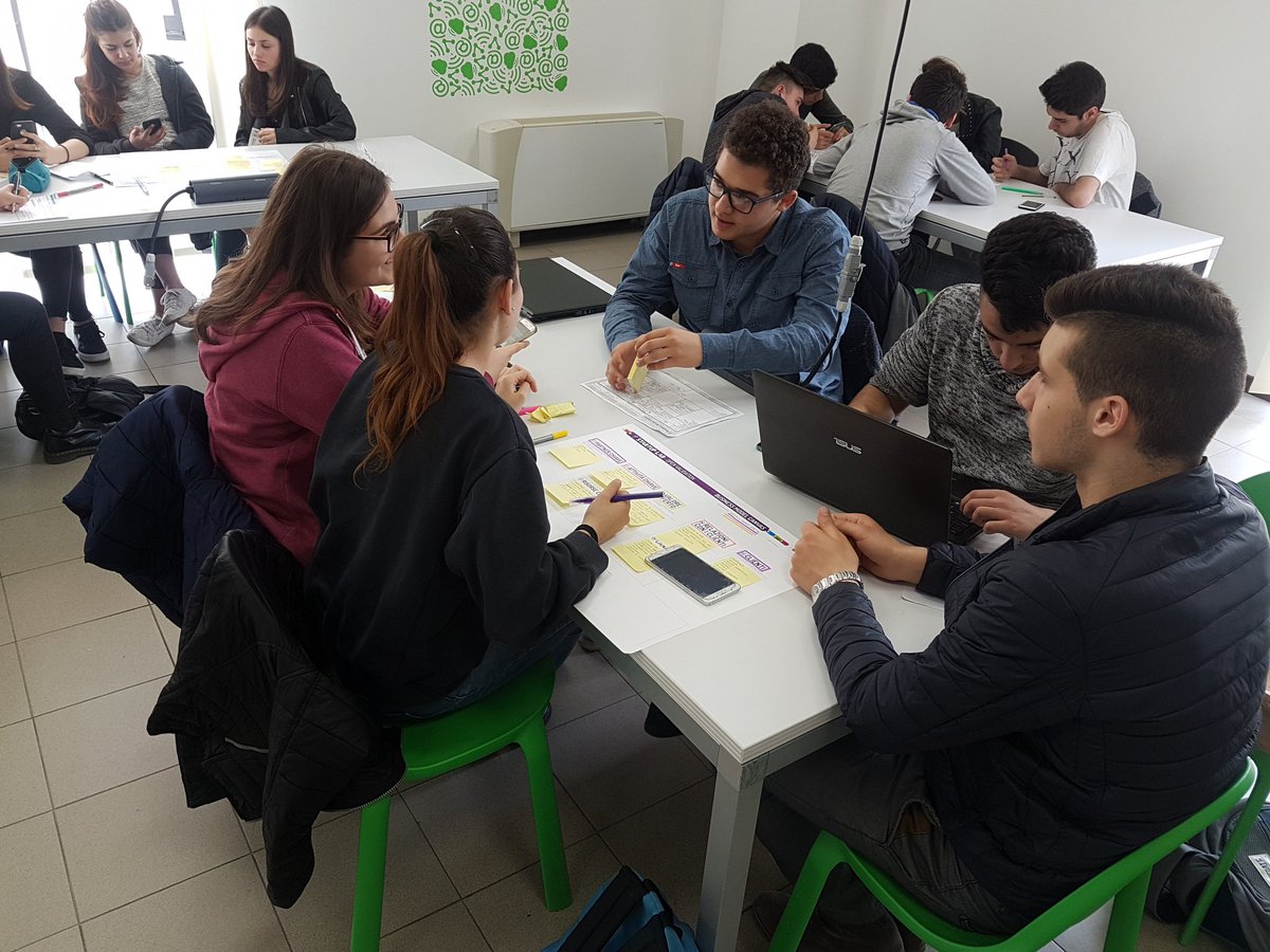 SA_Rieti's tweet photo. #SSAJAM #businessmodel #pitch #teamatwork #schoolcompetition presso @SA_Rieti @LazioInnova https://t.co/fux7KoWgRd