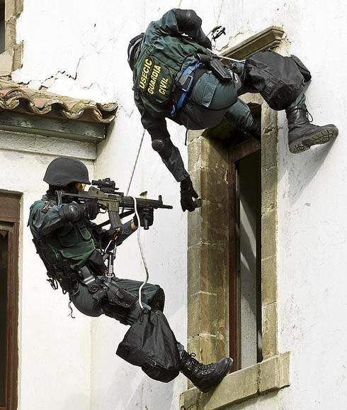 ¡Juntos somos más fuertes! Por favor, un RT contra la #kaleBorrokaDeLasRouras