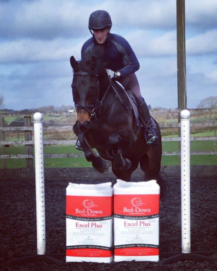 SimonjGrieve's tweet image. Exciting! We’re being sponsored by Bed-Down Bedding! Fantastic products - the most absorbent and economical horse bedding we’ve used!