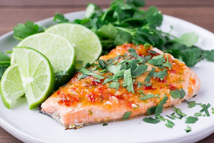 DelishLilBites's tweet photo. 4 ingredients and 15 minutes is all it takes to get this delicious Sweet Chili Salmon on the table! #dinner #recipe #Salmon
RECIPE: https://t.co/apDjRUqECN https://t.co/XKuHkiIZeF