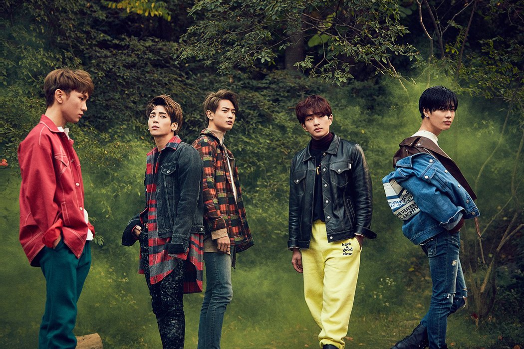 soompi's tweet photo. #SHINee’s “The Best From Now On” Album Tops Oricon’s Daily Album Chart https://t.co/T8aKCfFY0Z https://t.co/KiiqAcoJuz
