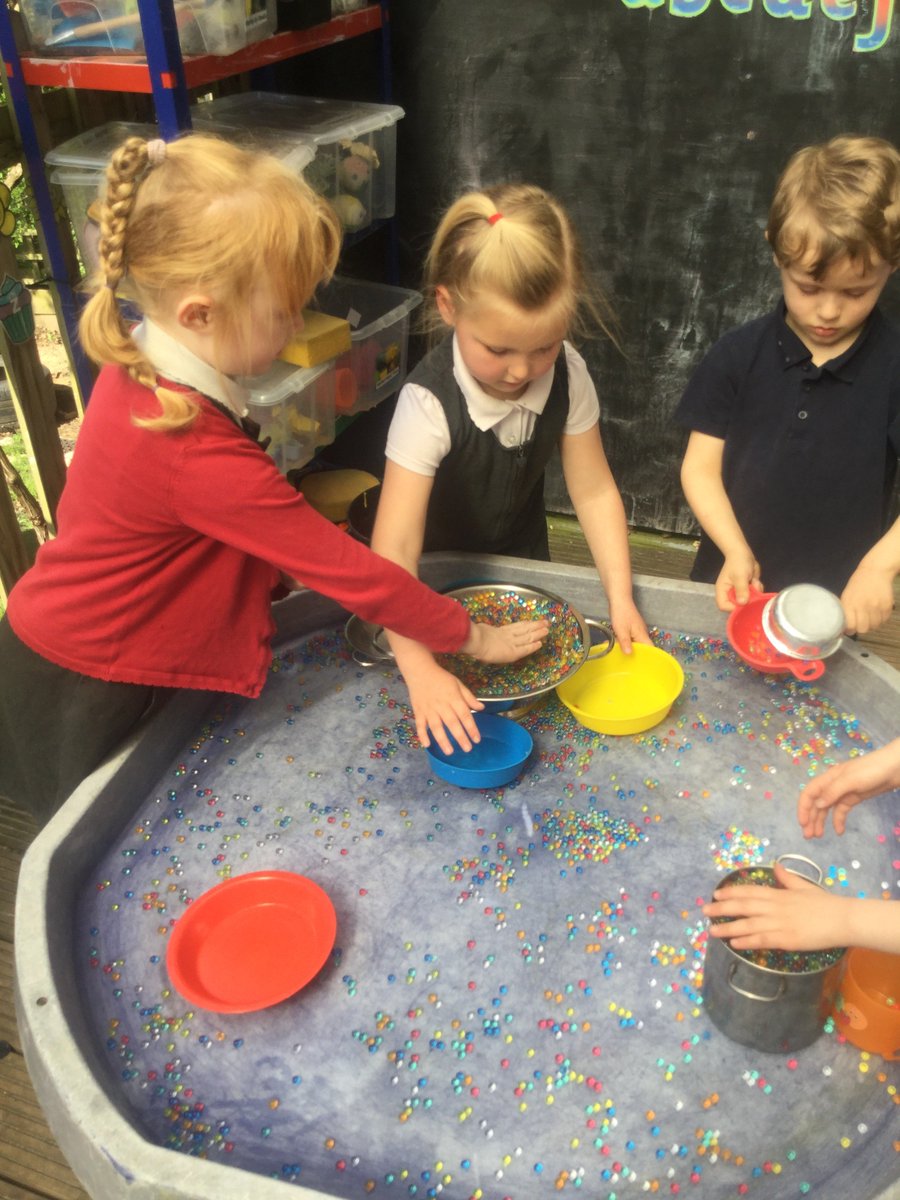 ashclass_TIS's tweet photo. A few of our tuff spot favourites so far this term #EYtalking #eyfstwitterpals https://t.co/CroGCo1ANo