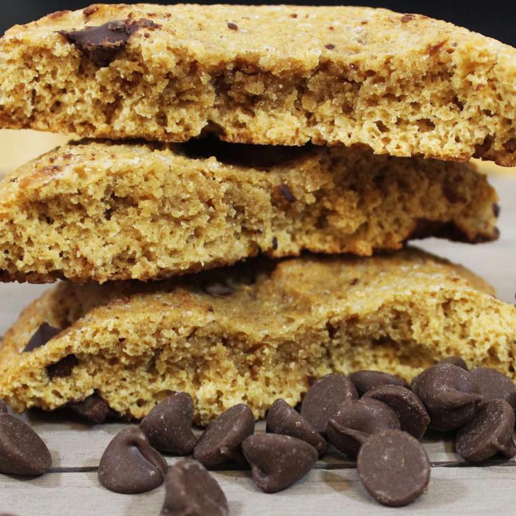 Whey_2_Be's tweet photo. Whey 2 Be cookies are perfect for athletes, fitness enthusiasts, those with an active lifestyle, busy moms, college students and even kids’ lunch boxes. #whey2be #protein #proteincookie https://t.co/ffjy1VCPYc