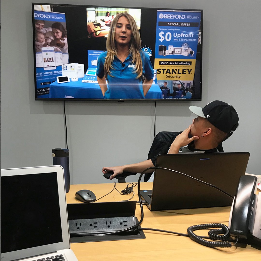 BeeyondSecurity's tweet photo. Editing some videos for our new website! Stay tunes!
•
#Youtube #tradeshow #videoedit #Beeyond #BeeyondSecurity #BeyondSecurity #SmartHomeSecurity #Protection #SecuritySystem #AlarmSystem #ConnectedHome #SmartHome #HomeAutomation #VideoMonitoring #Security #SecurityCamera #Home https://t.co/FgYA4RWYEe
