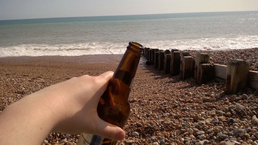 Deadagain93's tweet image. Beach bum.... #SunnyDay #AtTheBeach #BeerInHand #Brighton #Sunshine