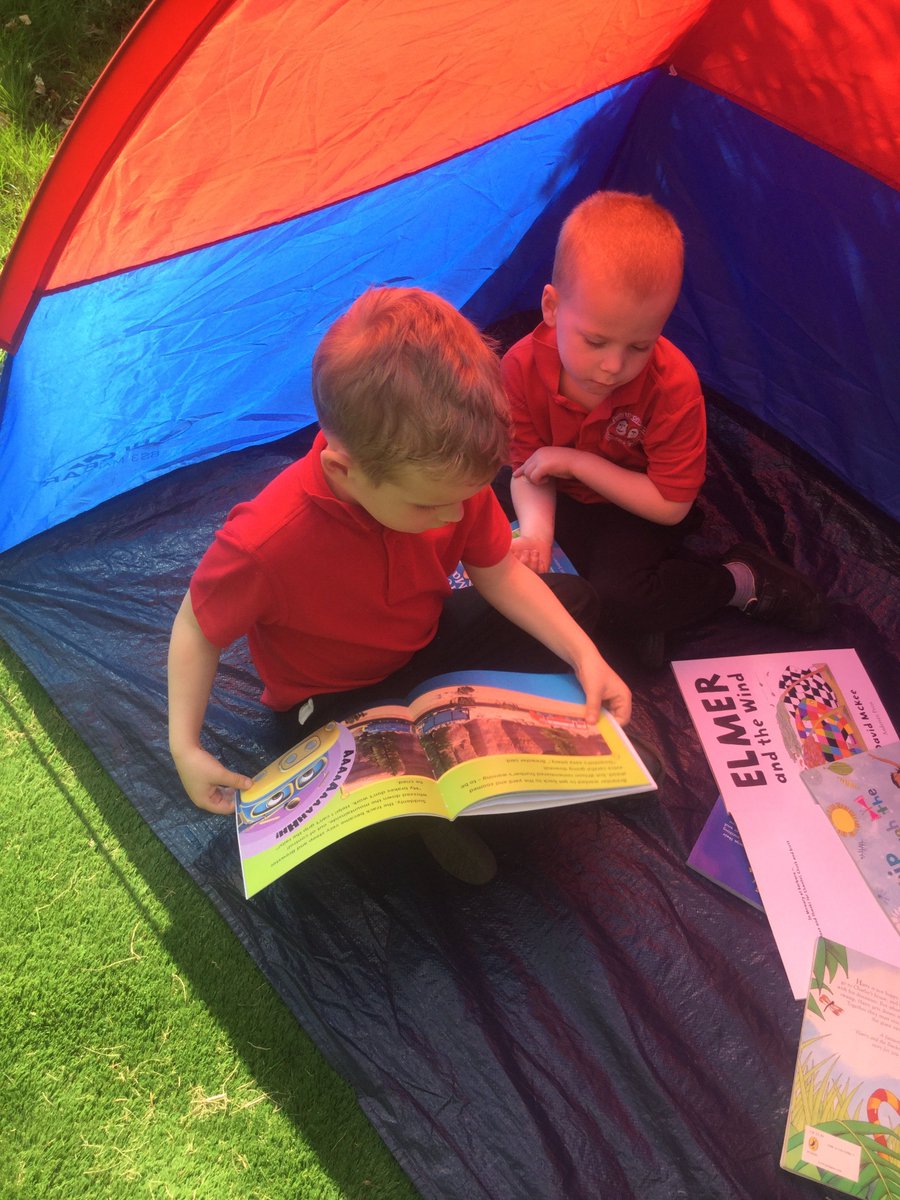 ashclass_TIS's tweet photo. Enjoying the sun with a book this afternoon  #theschoolthatreads https://t.co/CO9QLIFAAA
