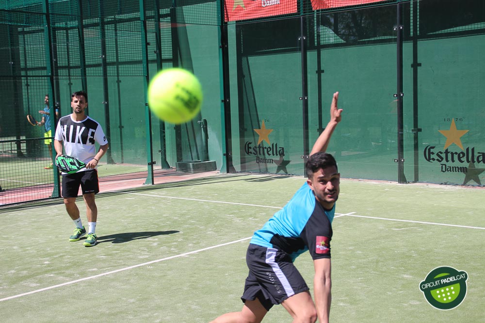 Padelcat's tweet photo. Ens agrada massa el #pàdel! 😀🎾
Ja teniu totes les 📸 de la segona prova al @ClubJunior1917 

➡ https://t.co/i3puxR69s6

#padelcat #padel #padeltime #padelplayers https://t.co/wckxcf9PJ3