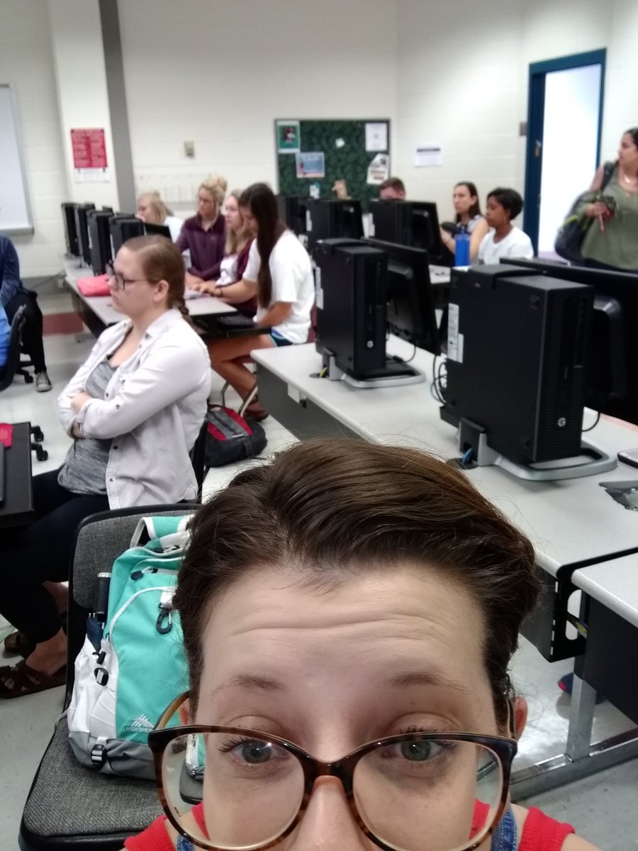 RachelTSheahan's tweet photo. This is where the magic happens. Dr. Jackie Kim teaches us how to use innovative educational technologies in this lab!! #EDUC3100 https://t.co/SOdBqGJa4X