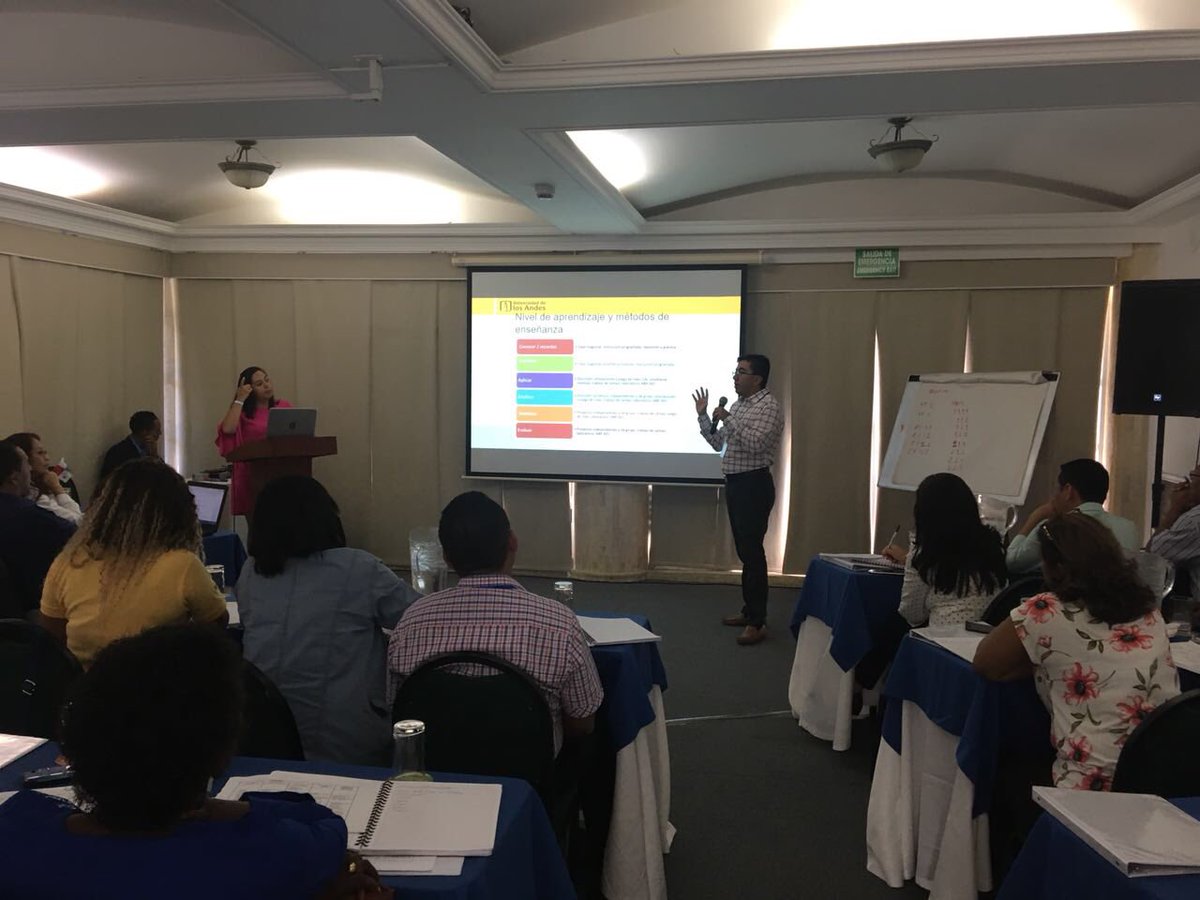 ExcelenciaPma's tweet photo. Tercer día del Taller de Evaluación Educativa @Uniandes
Hoy con matrices y rubricas de evaluación #Premios2017 #Cartagena https://t.co/3wpRDoNAUS
