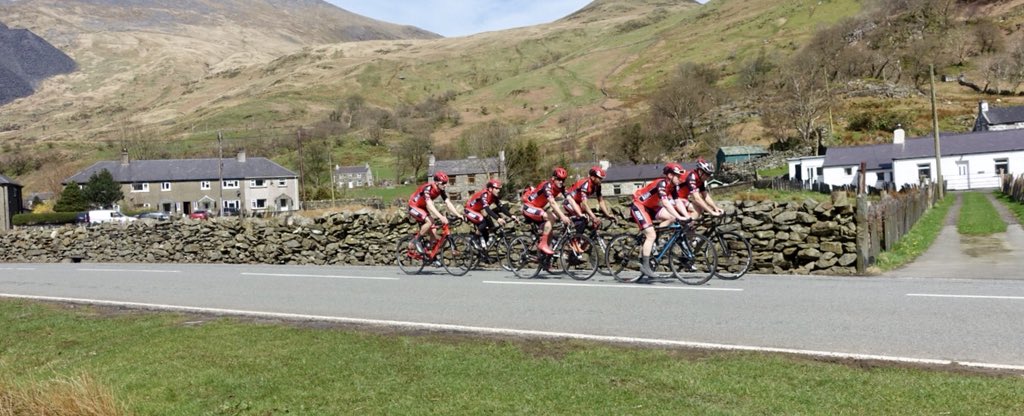 army_mens's tweet photo. The promised Welsh sun finally came out to shine for the final 2hrs of today’s ride. Finishing our training with a bike cleaning session @FenwicksBike and @RAPTC_Official style. #Quality #InspiringSoldiersToCycle https://t.co/TlP0ySHqNy