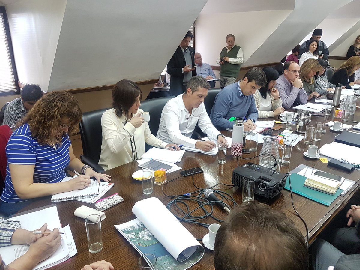 monica_urquiza's tweet photo. #Ahora Participo de la reunión conjunta de Comisiones donde funcionarios del Ejecutivo Pcial dan detalles s/ el Proy de Ley declarando de utilidad pública y sujetos a expropiación inmuebles y bienes necesarios para la construcción del Desarrollo Costero Canal Beagle #BloqueMPF https://t.co/kFDtAc5qoL