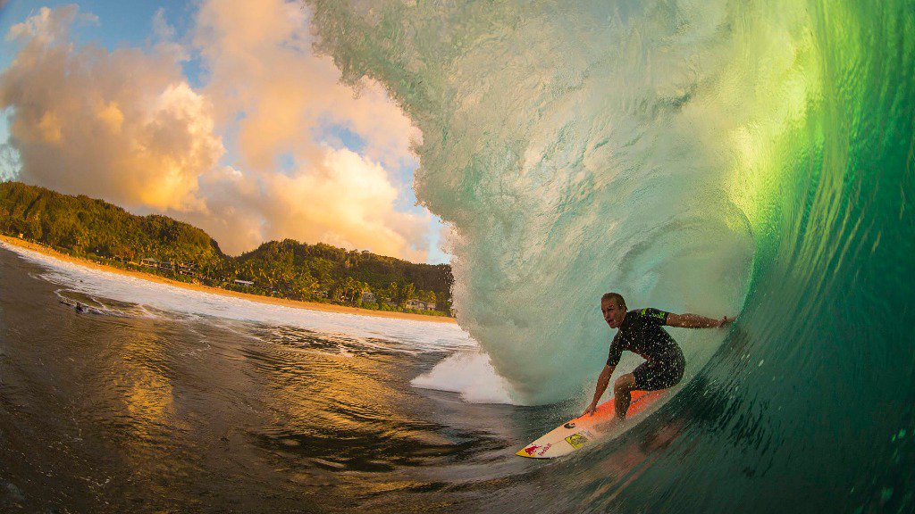 madeinsantacruz's tweet photo. Wave Crush Wednesday  #MadeInSantaCruz #SurferLife https://t.co/Ih9SWL828H