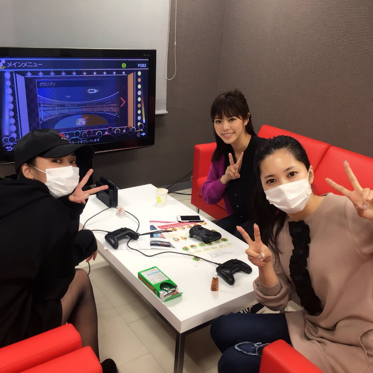 浜口順子 今日は朝からずっとゲームしまくっていたなあ 夜は ホリッち メンバーで集中練習 スーパーボンバーマン Rを 3人でずっとやりまくってたら時間を忘れてたよ そして 1人で 太鼓の達人セッションでドドンがドン の練習 上手くなりたい