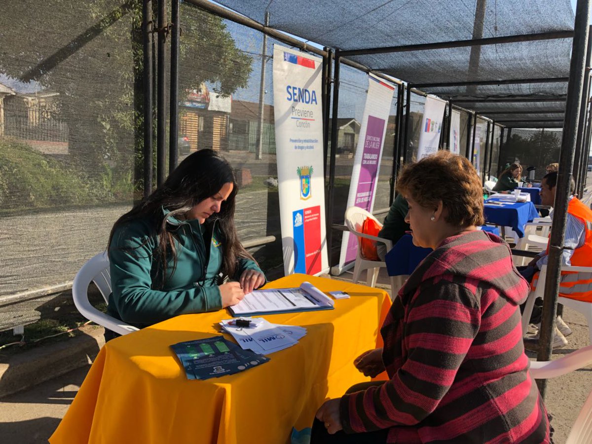 Hoy!! Operativo en terreno de DIDECO con presencia de <a href="/OmilConcon/">Omil Concon</a>. Atención de consultas en área laboral y capacitación. Encuentranos hasta las 13:30 en Feria el Porvenir #didecoenterreno #omilenterreno <a href="/municoncon/">municoncon</a> <a href="/sumonteoficial/">Oscar Sumonte González</a>