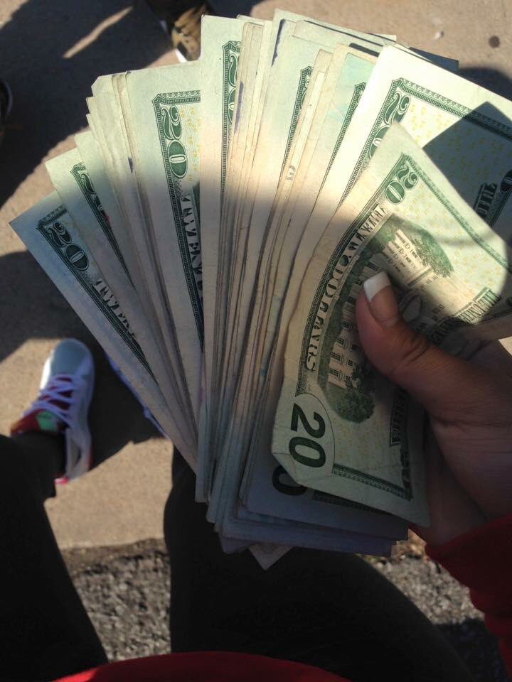 ArmoneCrazy's tweet photo. Was down to my last $150 thank you so much 😩😩😩 @_issaBadBitch much love ❤️❤️ https://t.co/NJkp9L5tYY