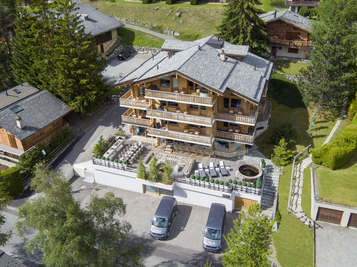 alpsinluxury's tweet photo. If you are looking to visit the Alps this summer check our blog where we introduce @alpsinluxury, our dedicated summer holiday website! https://t.co/6j7LC5OKVB #summerholiday #luxurysummer #verbier #visitswitzerland @verbier4Vallees @schweiz @SwissEmotions https://t.co/PyahBzOcsl