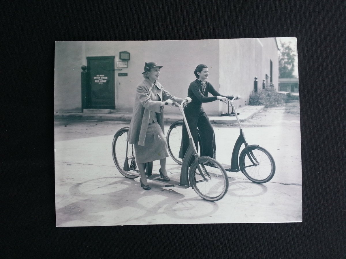 ActiveSGV's tweet photo. Whoever said #scooting wasn't for adults? Or stylish for that matter? Is #ScootLA about to become a thing as E-scooters (BIRD, @limebike) grow in popularity?
Anyone know the deets behind this beautiful image?
๐ธ courtesy of #Pasadena Museum of History. #ActiveSGV https://t.co/E2zUNfonW4