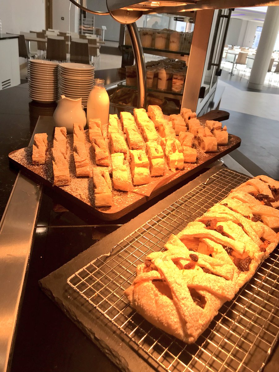 Dessert station today looking fresh and fab. <a href="/EBCollegeLife/">Eastbourne College</a> <a href="/ian_wright1/">Ian wright</a> <a href="/RachaelClarke19/">Rachael Clarke</a> <a href="/smowenHH/">Stephen Mark Owen</a> <a href="/HolroydHowe/">Holroyd Howe</a> <a href="/ChrisHamper3/">Chris Hamper</a> <a href="/DamianBlake4/">Damian Blake</a>