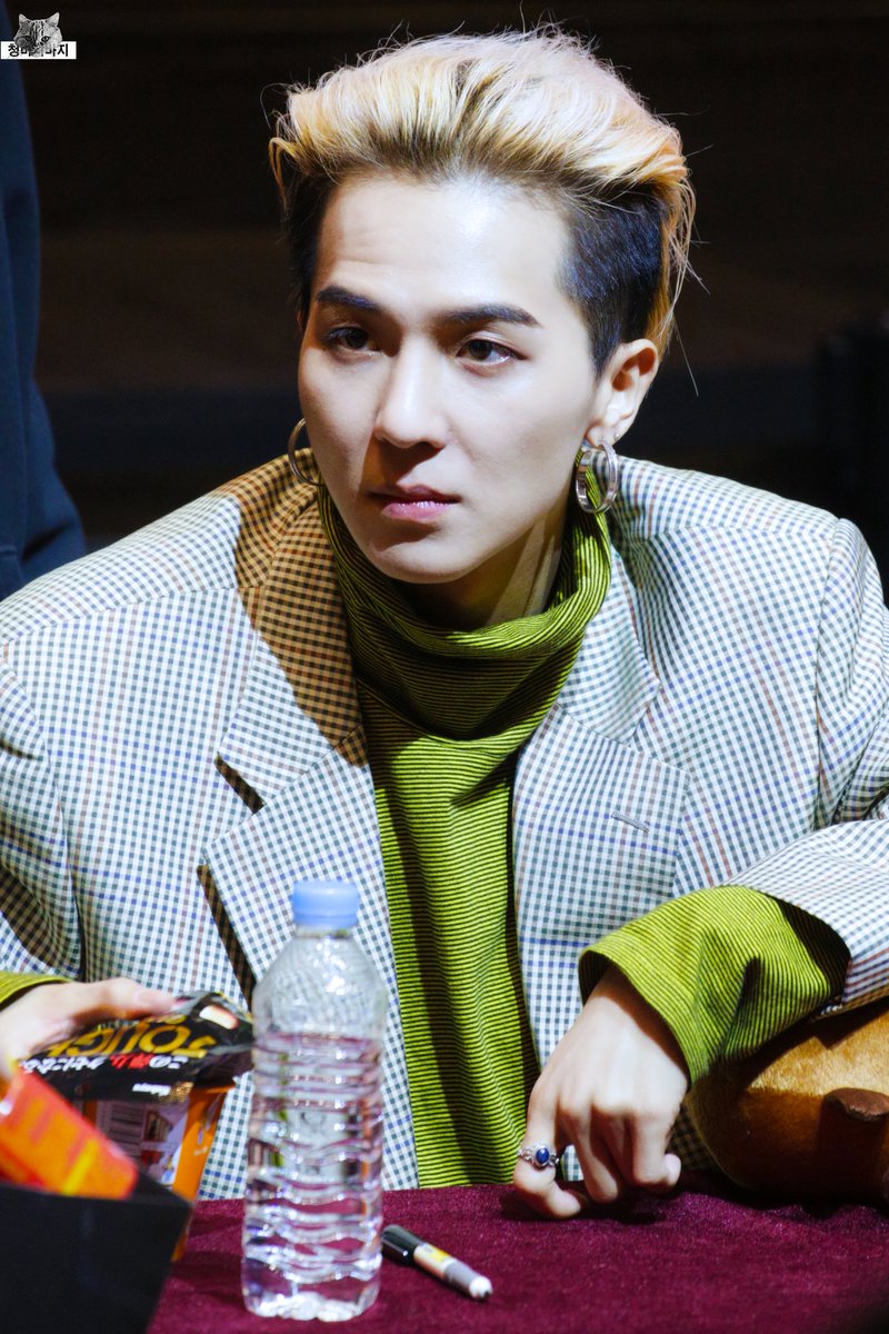 jeanmino93330's tweet photo. 180413 대구 팬사인회 MINO  HQ 4p

#winner #송민호 #ミノ #MINO #위너 https://t.co/yPjTEttPSN