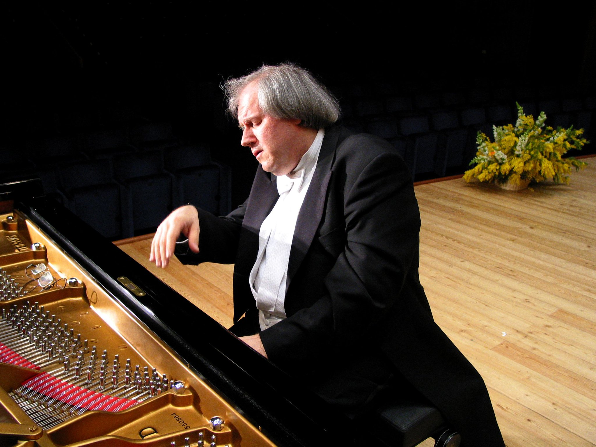 Happy Birthday to Grigory Sokolov 
He will be on Mezzo Live HD on April, 20th at 5.00pm 