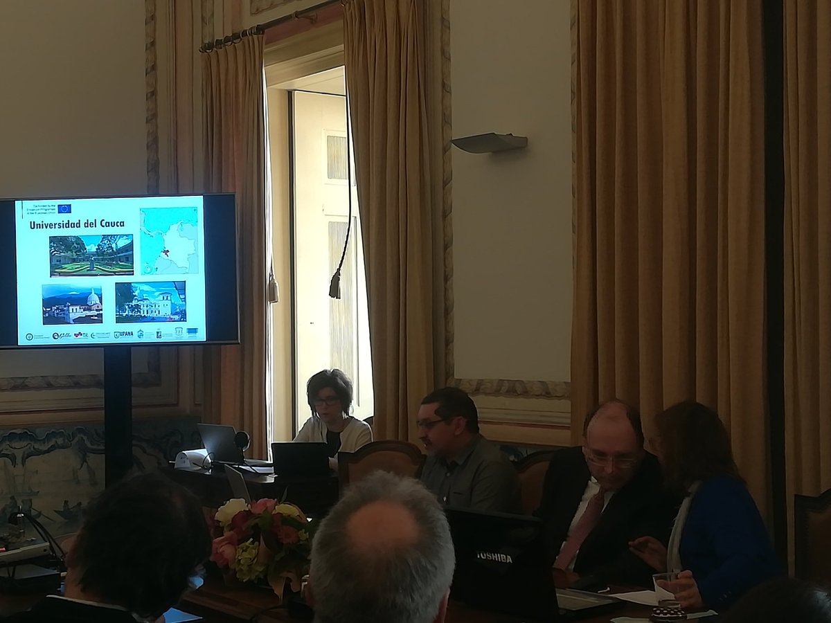 moocmaker's tweet photo. Mario Solarte de @unicauca presentando en #Mpel en @uaberta https://t.co/yA4jtYbR8u