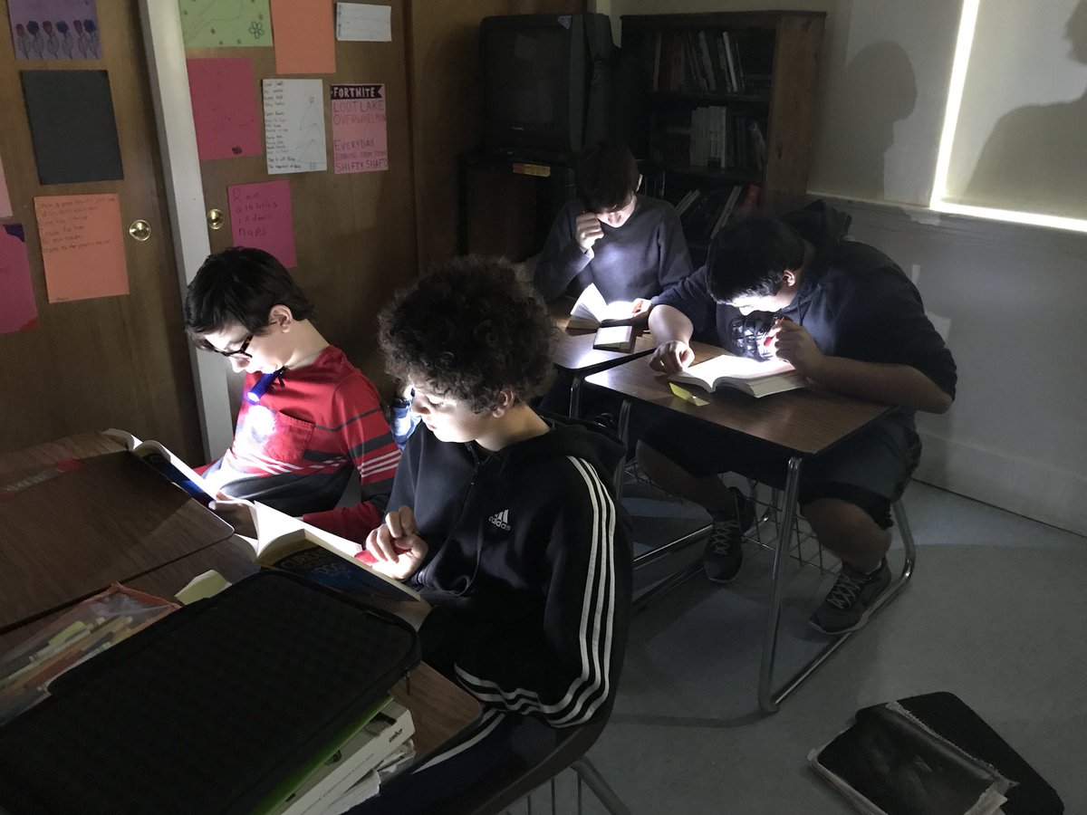 MsSchmidtVMS's tweet photo. Flashlight Read going well! Kids are loving it!! #opsedu #collsedu #readingmatters #readingrocks https://t.co/Cjmv1xpU7P