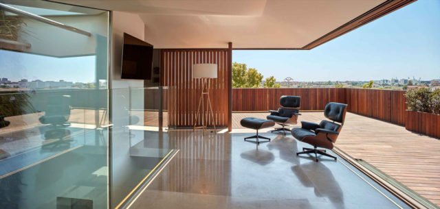 decoramus's tweet photo. Alta tecnología para esta casa proyectada por @ramon_esteve en la huerta valenciana. https://t.co/XZHFVumm3d https://t.co/Zg7O9UVeO0